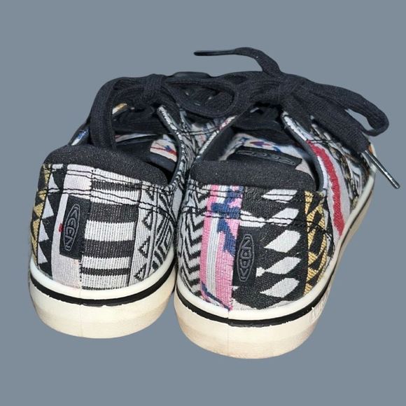KEEN Women's Elsa Iv Aztex Pattern Sneaker Size 7.5 - Picture 4 of 6